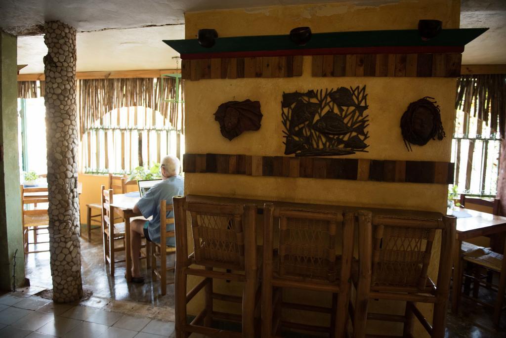 Hostal Doña Chava Pedernales Exterior foto